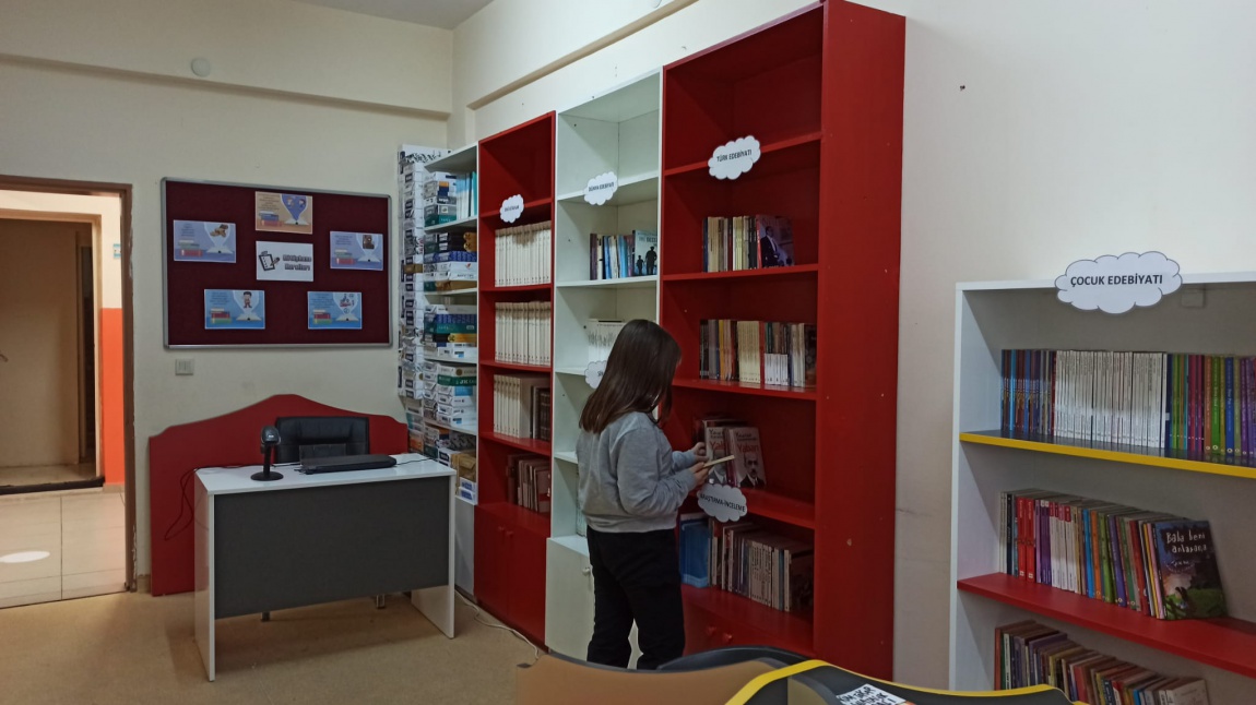 Yenilenen Okul Kütüphanemiz Hizmete Başladı